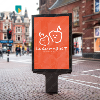 フルーツとグルメと手書きのロゴ