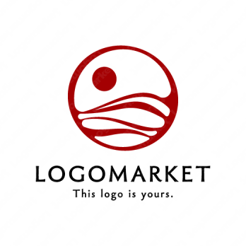 月と山と海のロゴ