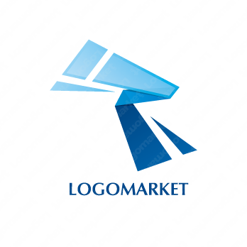 スピード感とTとシャープのロゴ