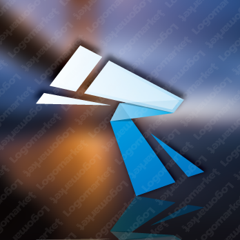 スピード感とTとシャープのロゴ