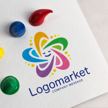 星とカラフルとワクワク感のロゴ