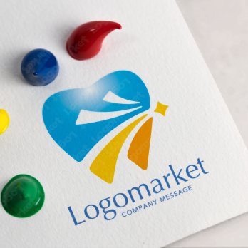 歯と輝きと清潔感のロゴ