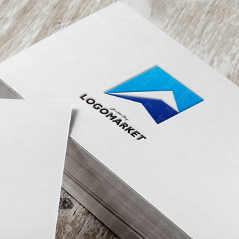 成功とチャレンジと山のロゴ