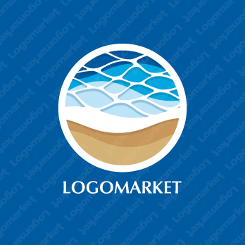 海と浜辺と波のロゴ