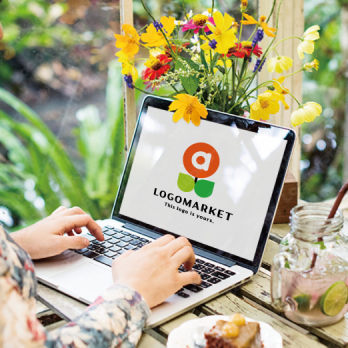 安心と調和と花のロゴ