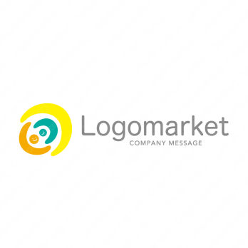 繋がりと笑顔と親子のロゴ