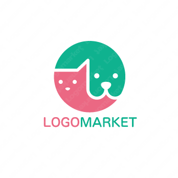 犬と猫と円型エンブレムのロゴ