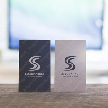 Sとスピードと躍動感のロゴ