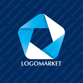 星と五角形とクリアのロゴ