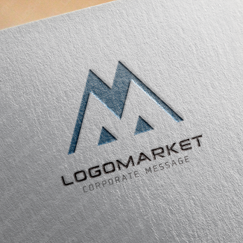 山と壮大と自然のロゴ