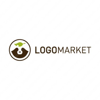 変化と葉っぱと狸のロゴ