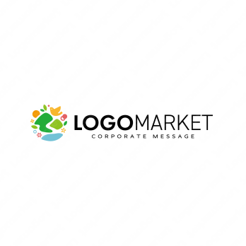 山と自然と鳥のロゴ