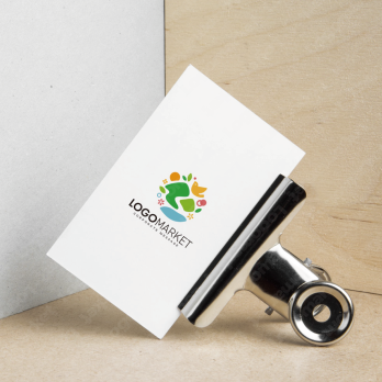 山と自然と鳥のロゴ