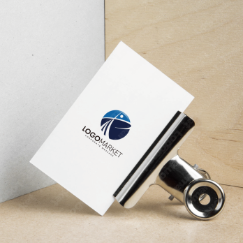 や/P/Xと飛躍とシャープのロゴ