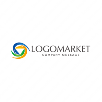 Sと三位一体と繋がりのロゴ